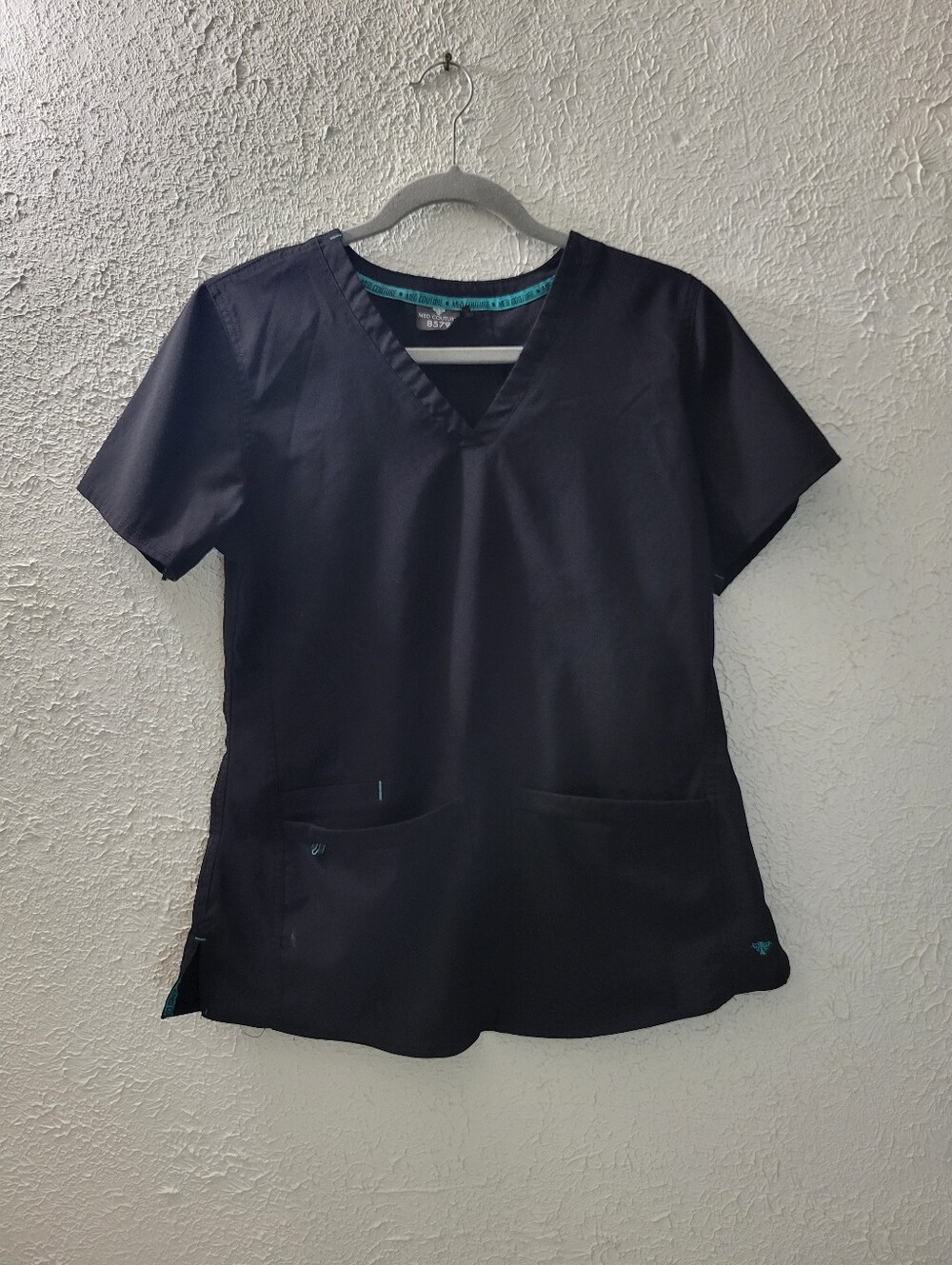 Med Couture Sz M Women's Scrub Top Signature V-Neck Shirt Black
